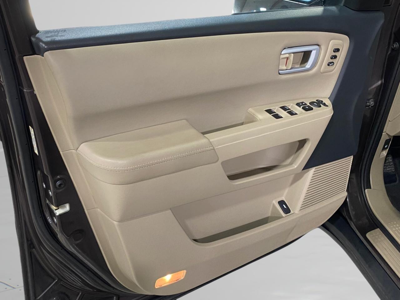 Honda Pilot Touring 4WD 5-Spd AT with DVD 2015