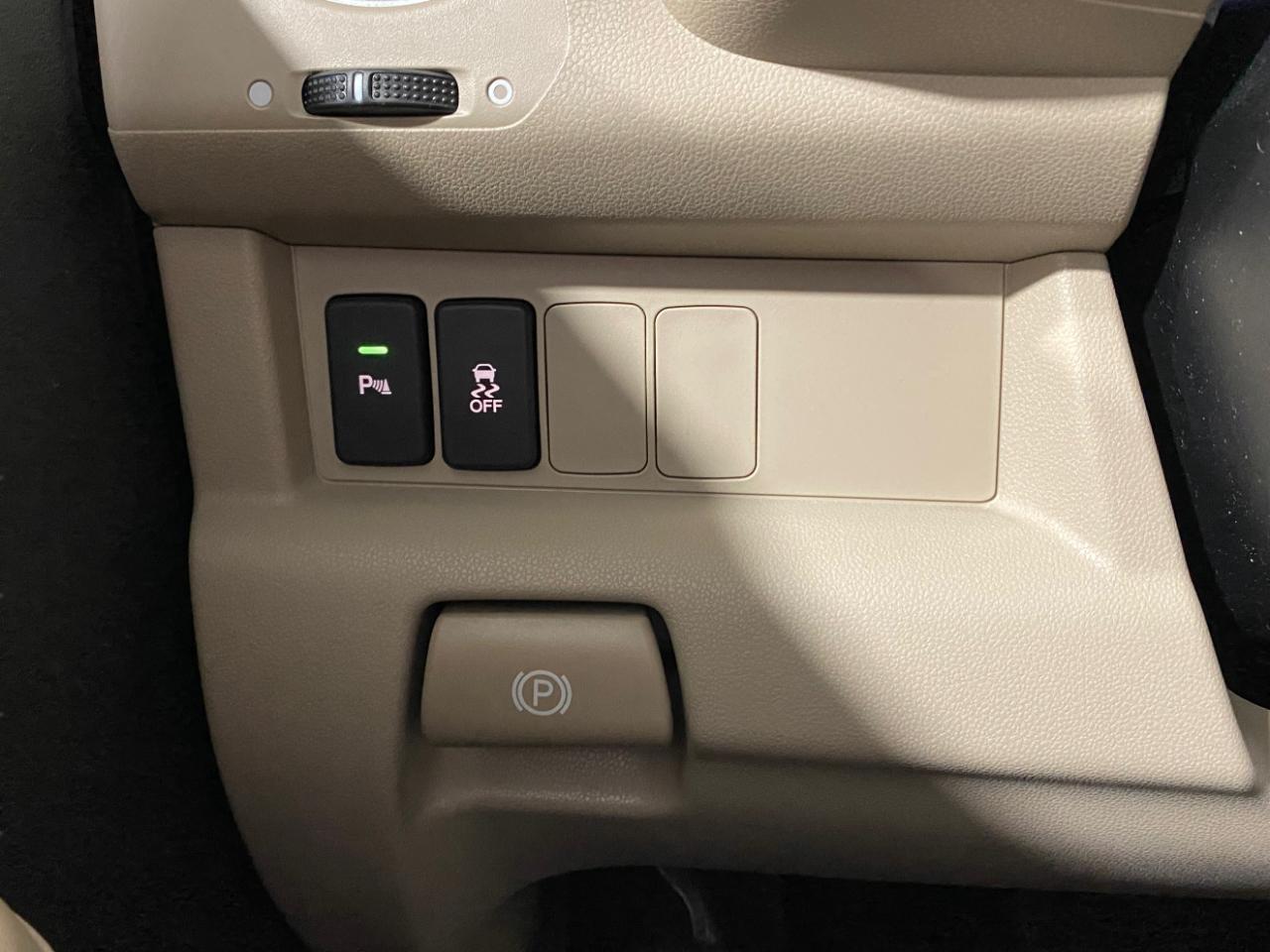 Honda Pilot Touring 4WD 5-Spd AT with DVD 2015