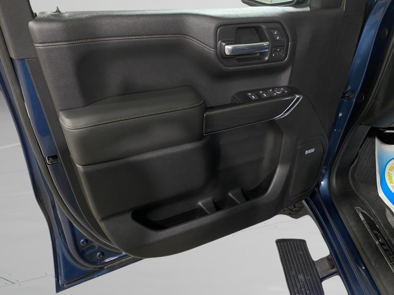 GMC Sierra 1500 AT4 Crew Cab Long Box 4WD 2019