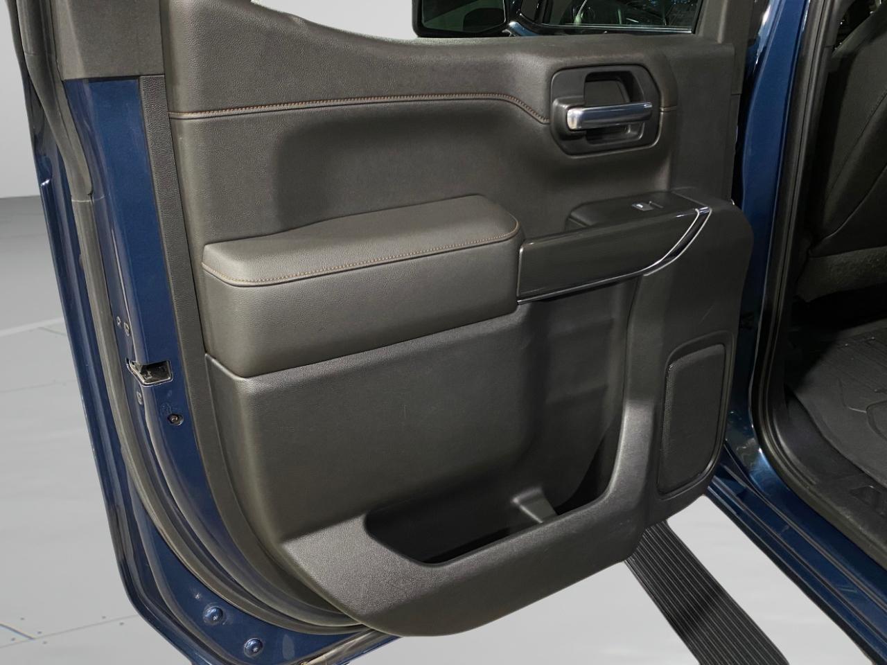 GMC Sierra 1500 AT4 Crew Cab Long Box 4WD 2019