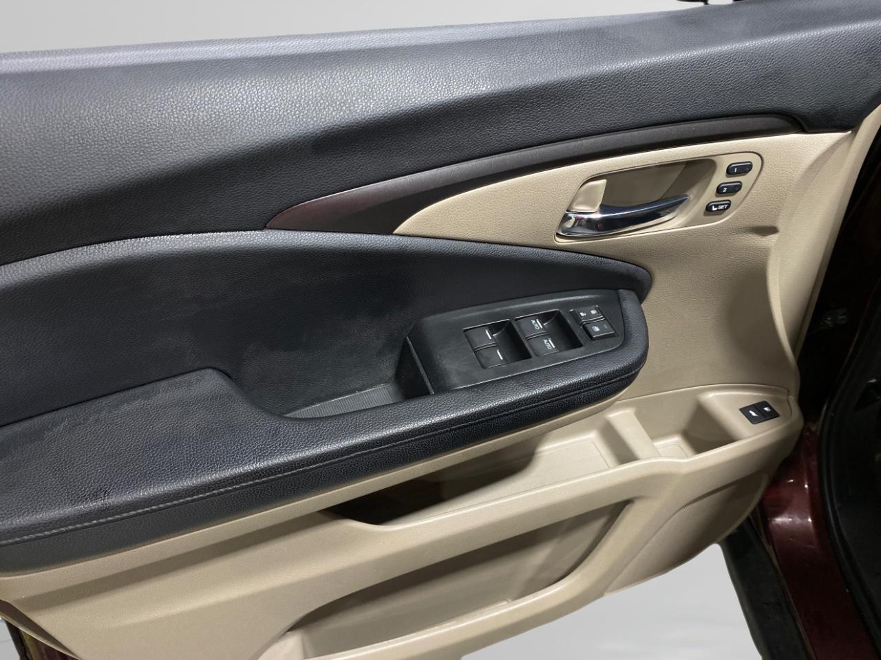 Honda Pilot EX-L w/Navigation and RES AWD 2019