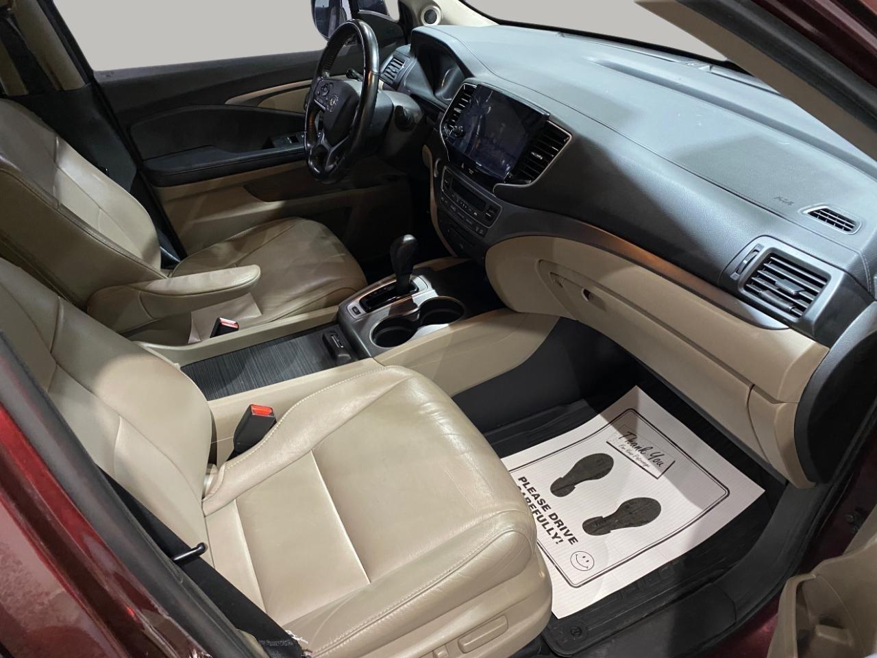 Honda Pilot EX-L w/Navigation and RES AWD 2019