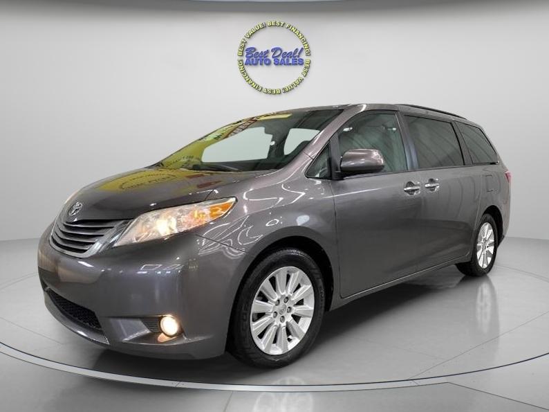 2015 Toyota Sienna XLE AWD 7-Passenger V6