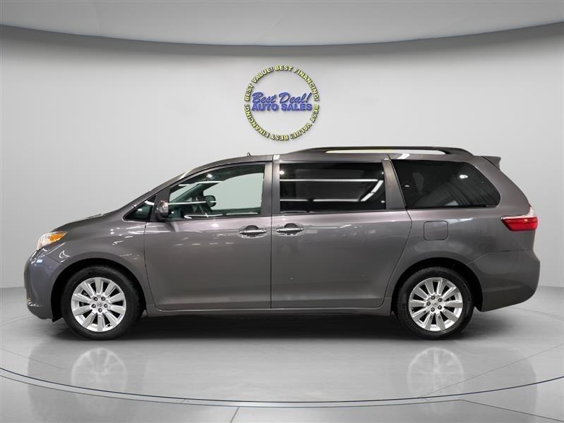 Toyota Sienna XLE AWD 7-Passenger V6 2015