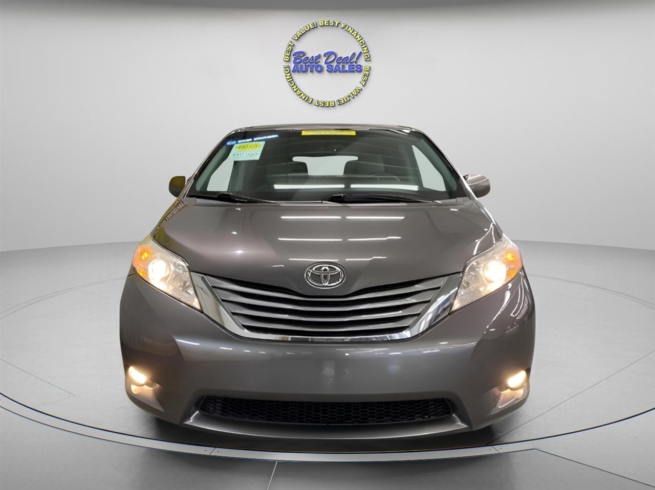 Toyota Sienna XLE AWD 7-Passenger V6 2015