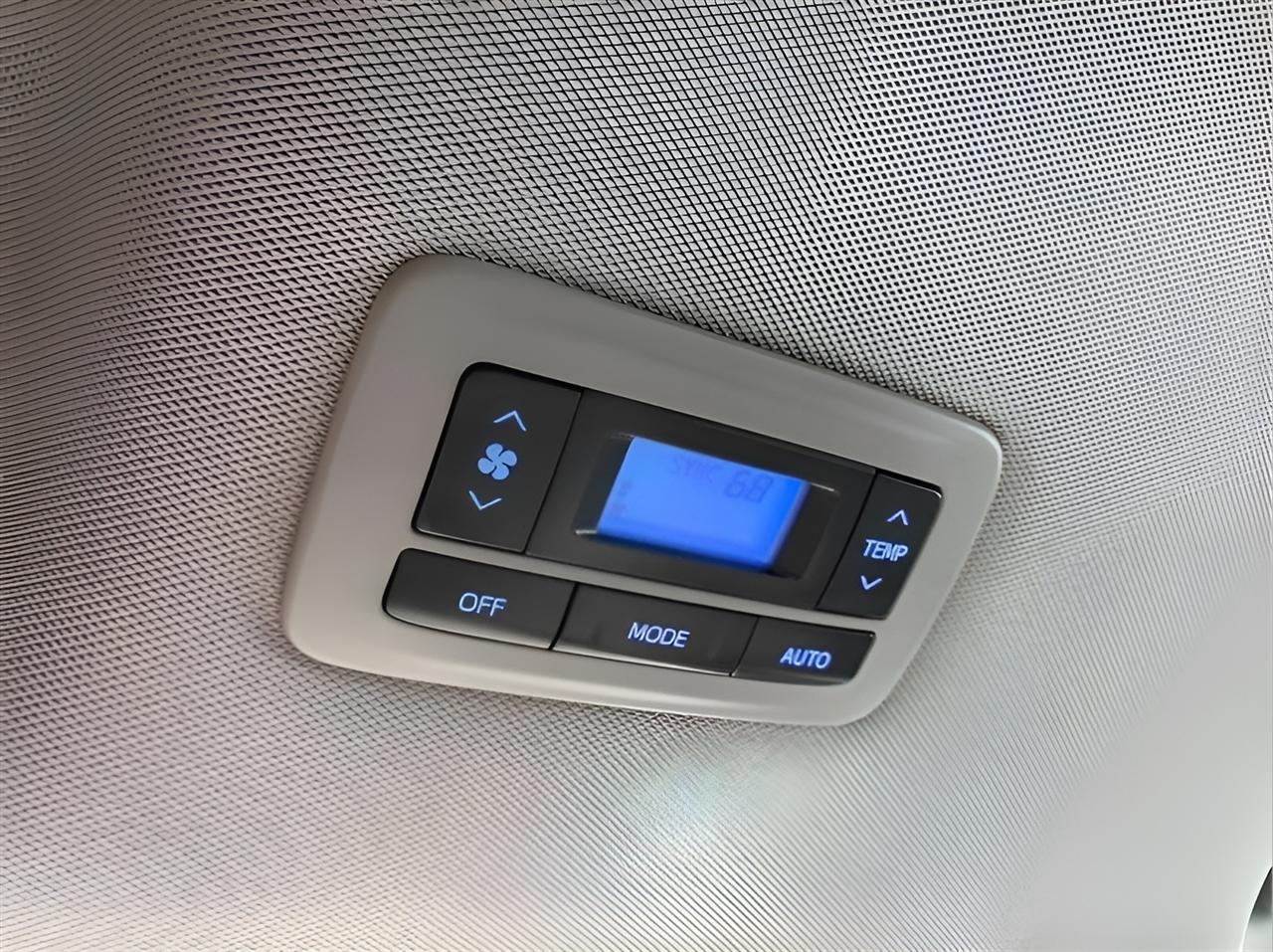 Toyota Sienna XLE AWD 7-Passenger V6 2015
