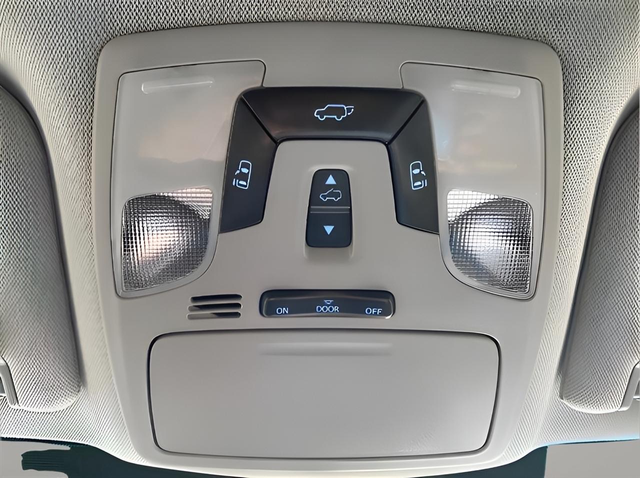 Toyota Sienna XLE AWD 7-Passenger V6 2015