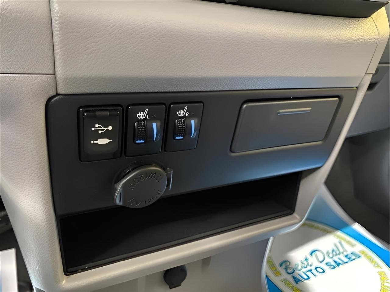 Toyota Sienna XLE AWD 7-Passenger V6 2015