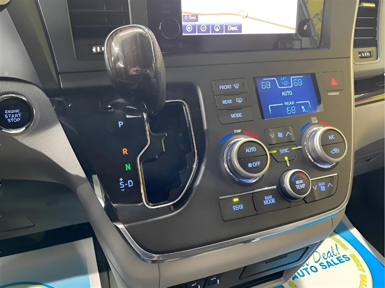 Toyota Sienna XLE AWD 7-Passenger V6 2015