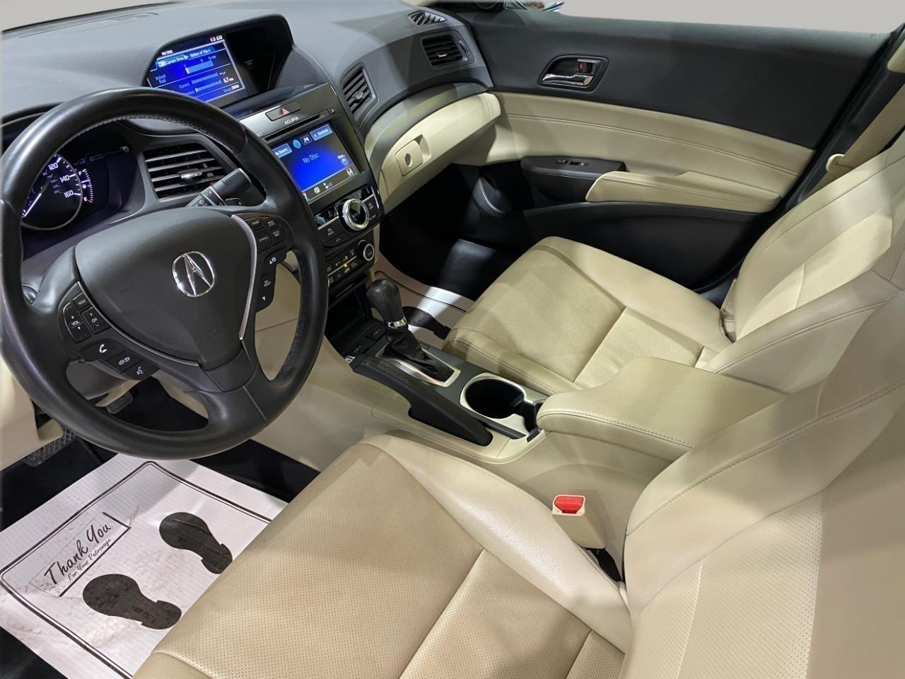 Acura ILX 8-Spd AT w/ Premium Package 2016