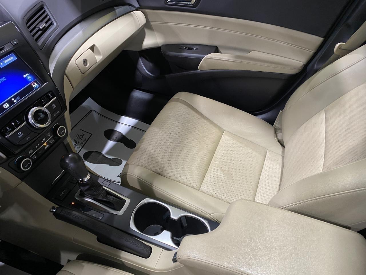 Acura ILX 8-Spd AT w/ Premium Package 2016