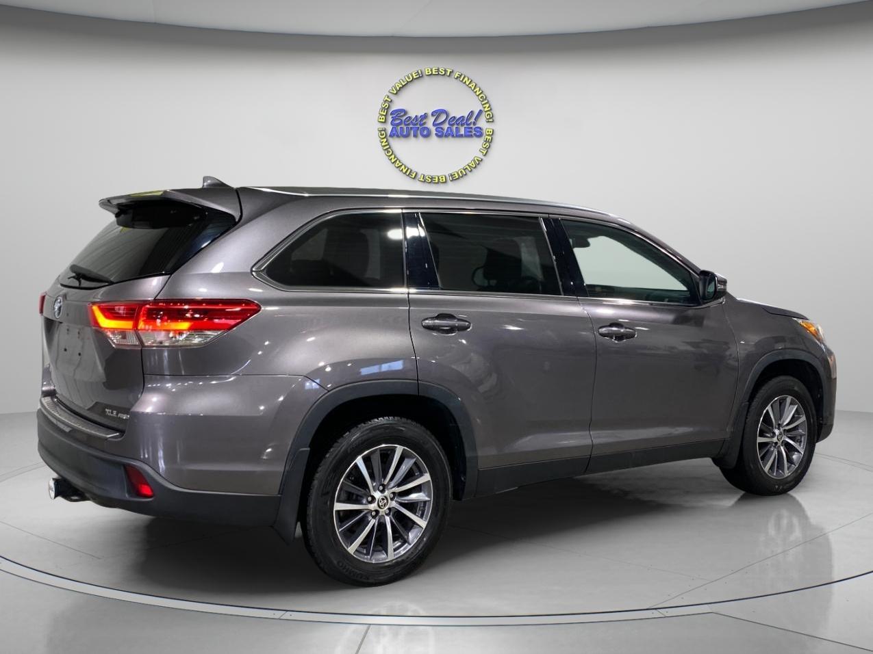 Toyota Highlander XLE AWD V6 2019