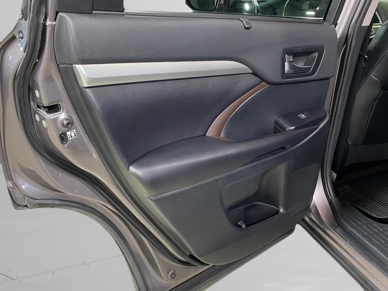 Toyota Highlander XLE AWD V6 2019