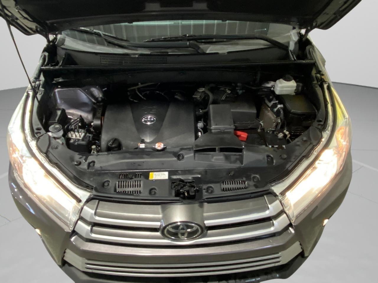 Toyota Highlander XLE AWD V6 2019