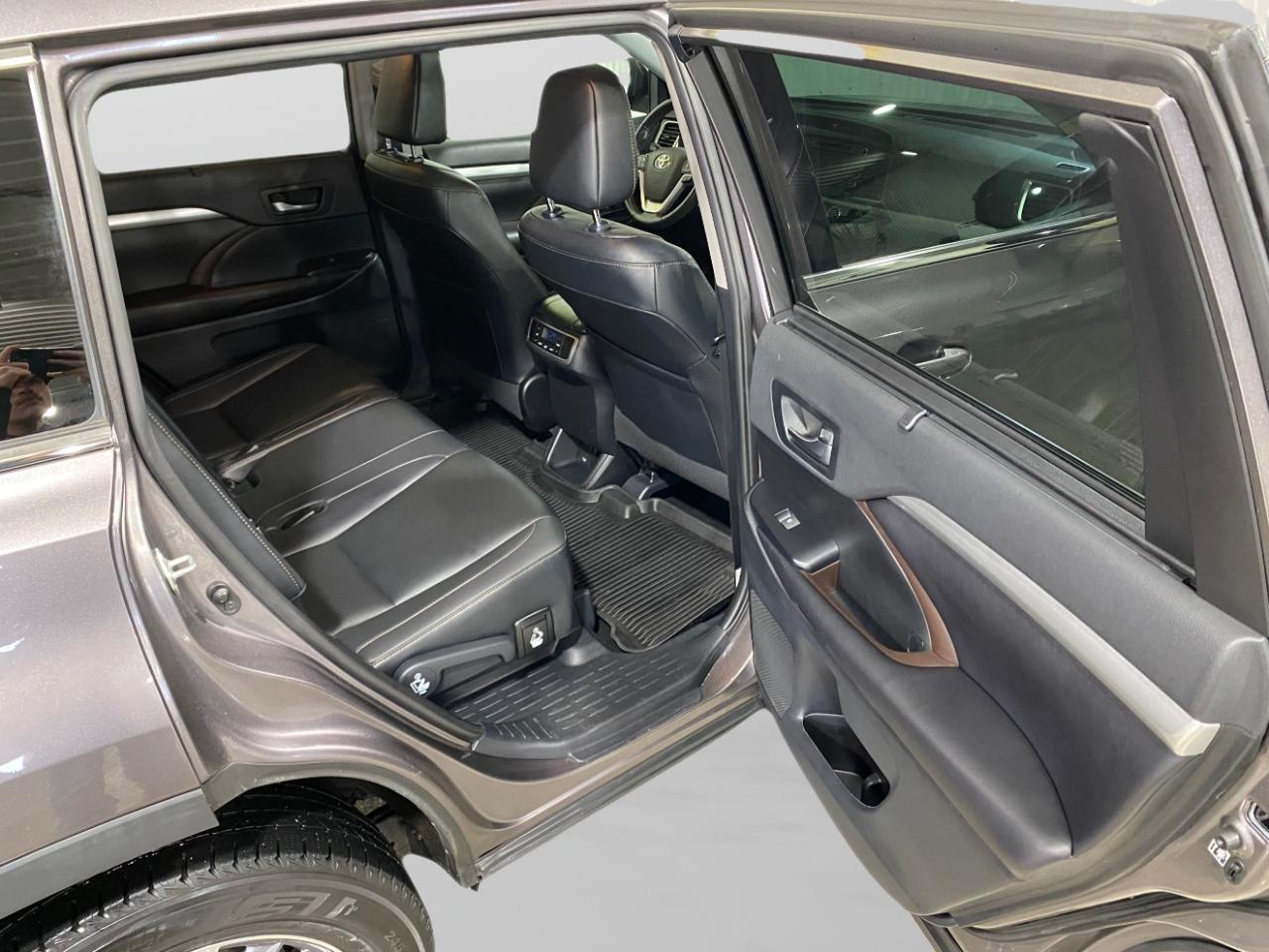 Toyota Highlander XLE AWD V6 2019