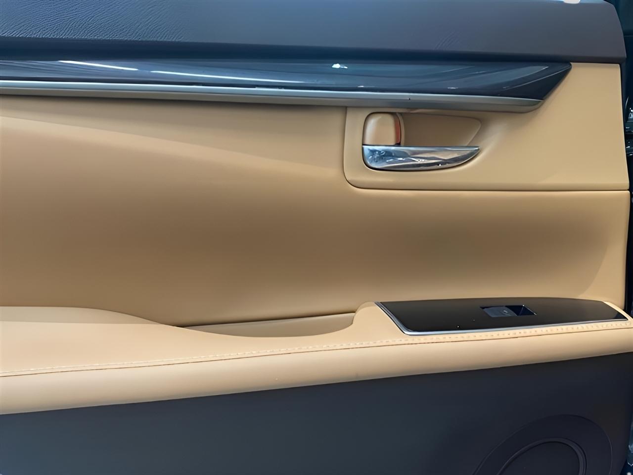 Lexus ES 350  2018