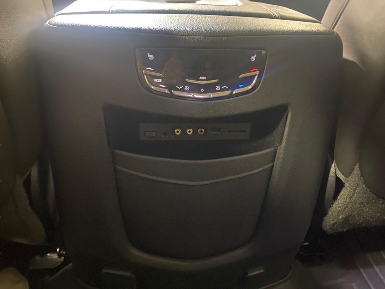 Cadillac Escalade Premium 4WD 2015