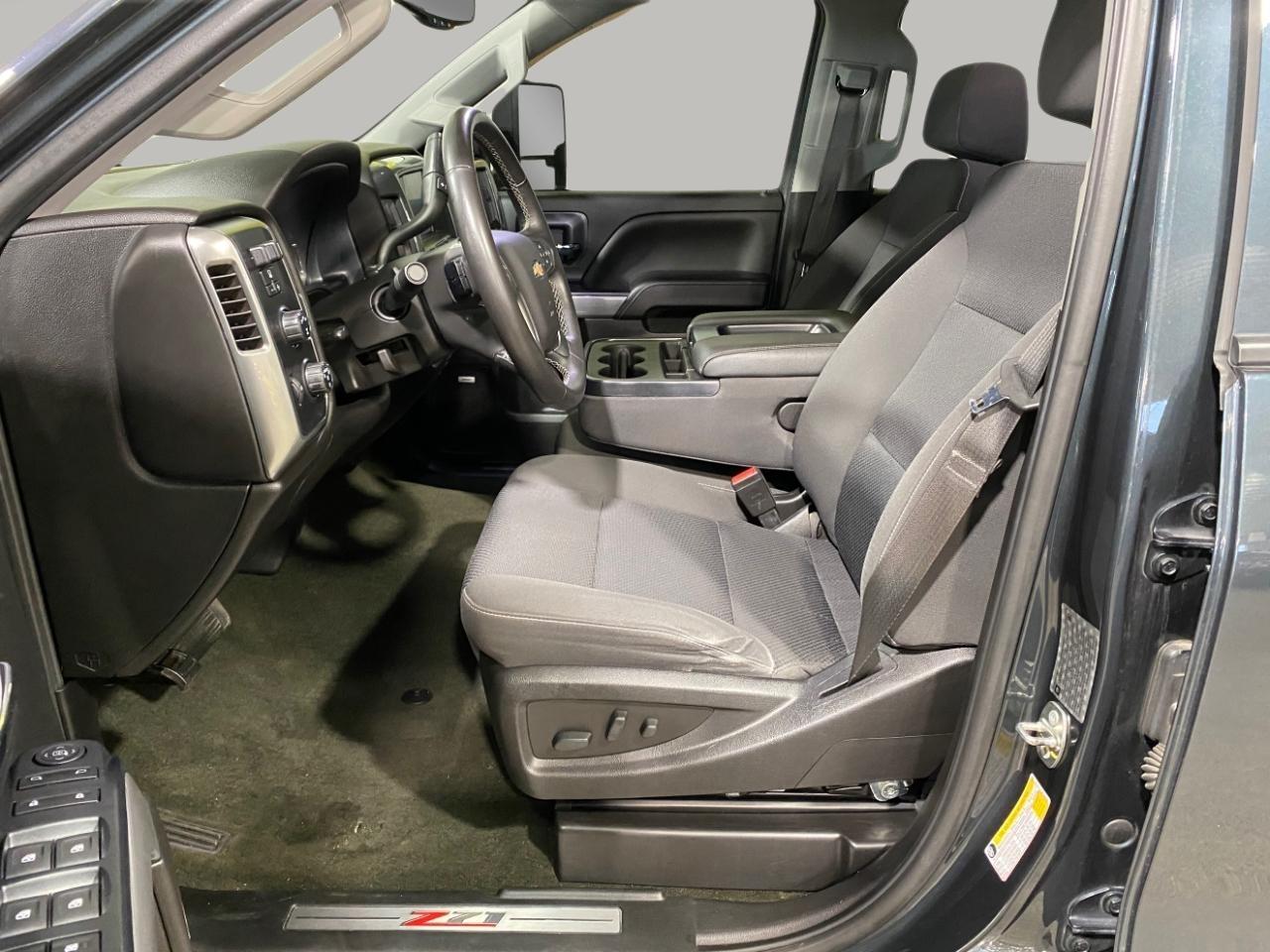 Chevrolet Silverado 3500HD LT Crew Cab 4WD 2018