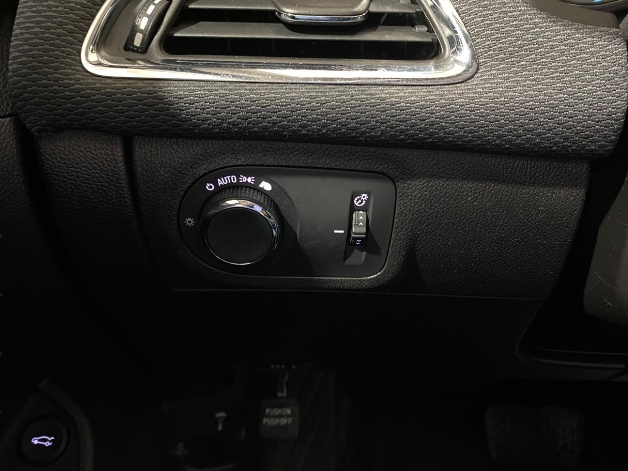 Chevrolet Cruze LS Auto 2018
