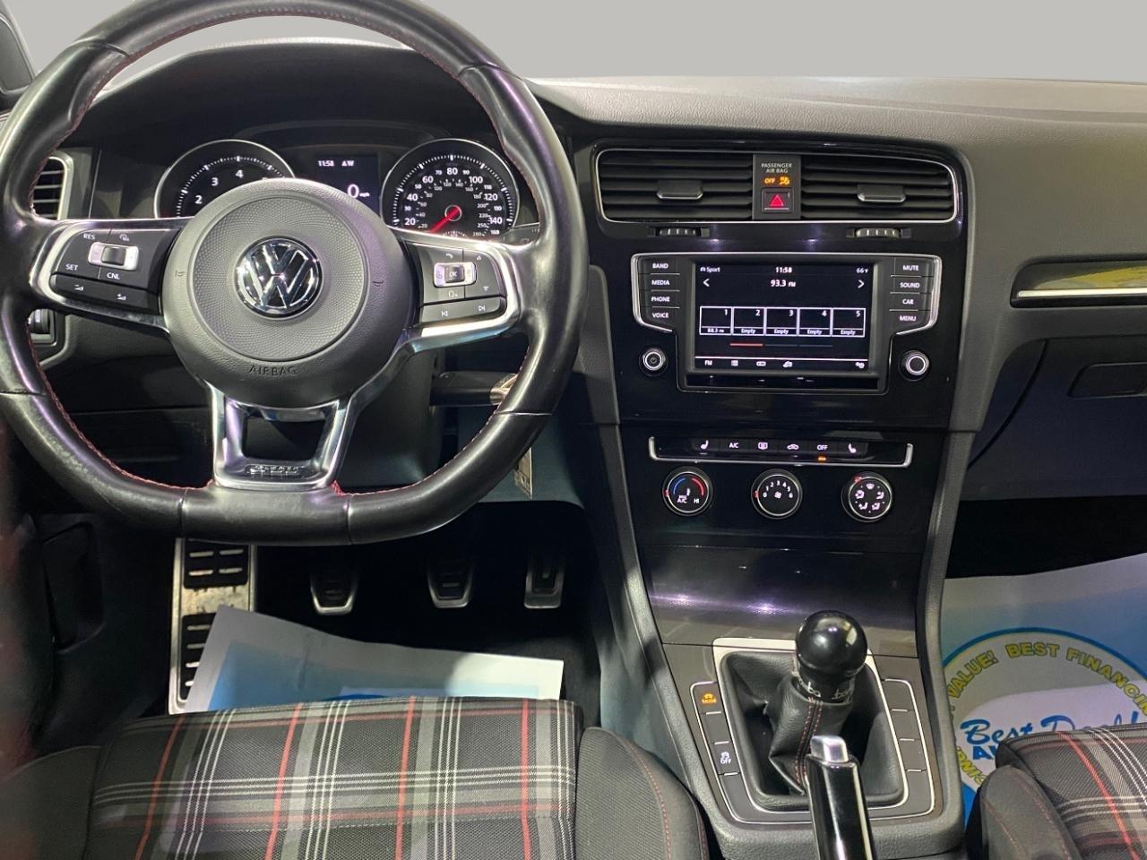 Volkswagen Golf GTI S 6M 4-Door 2017