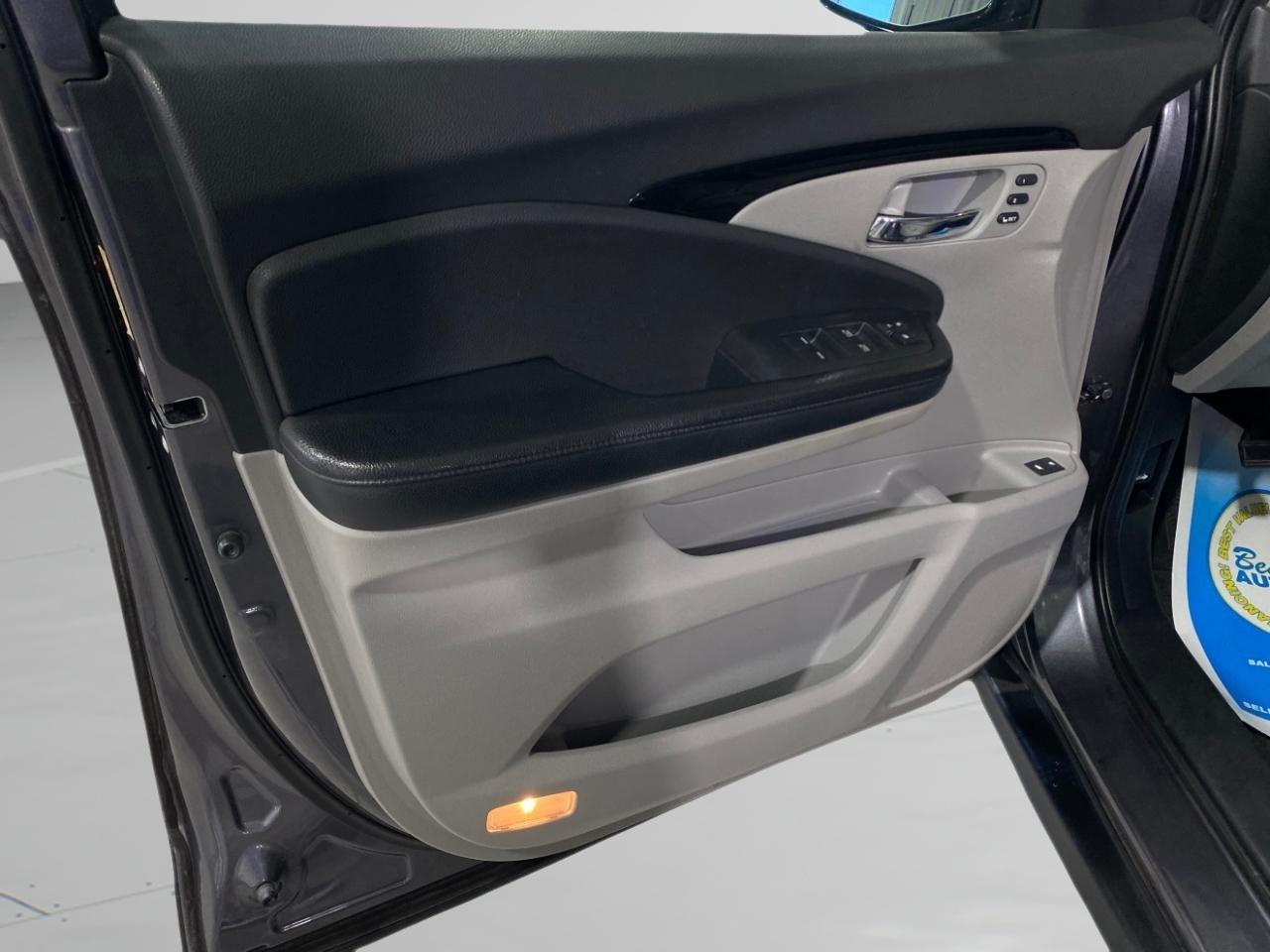 Honda Pilot Touring 2WD 2016