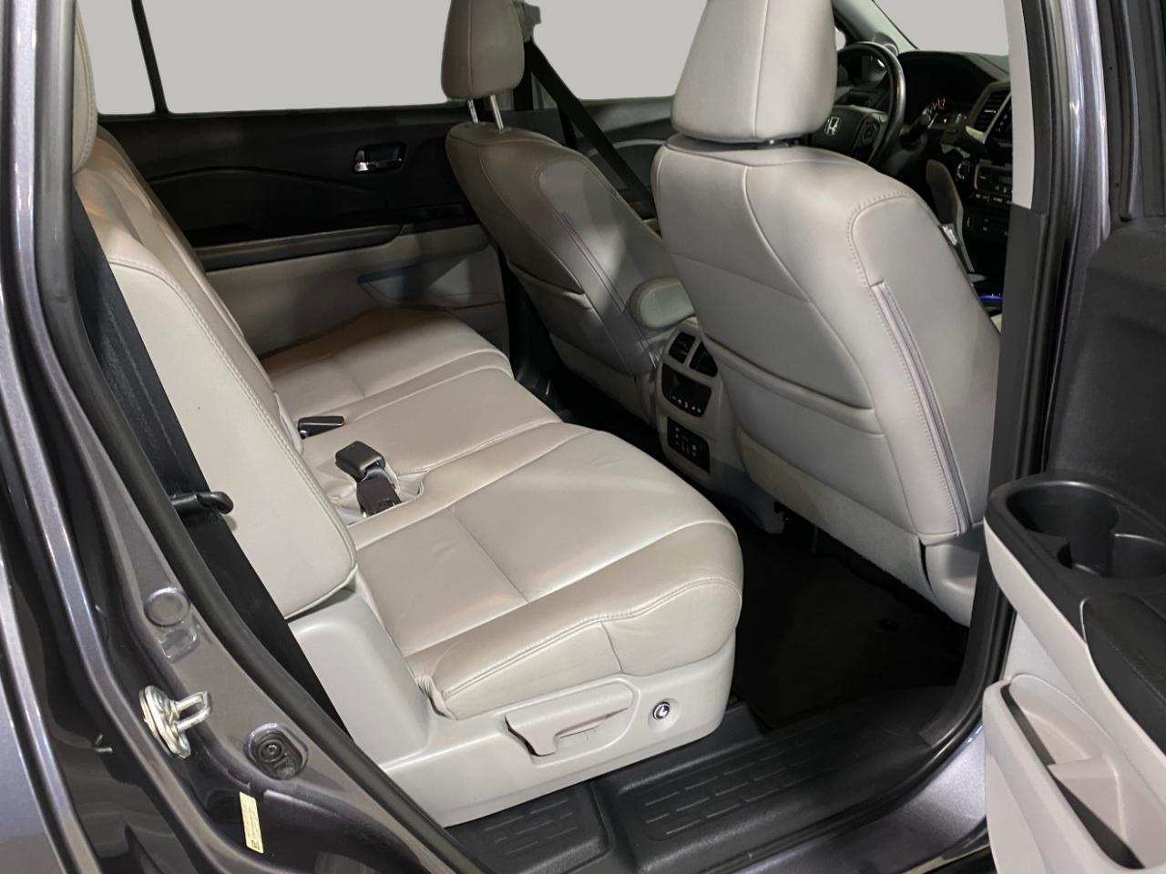 Honda Pilot Touring 2WD 2016
