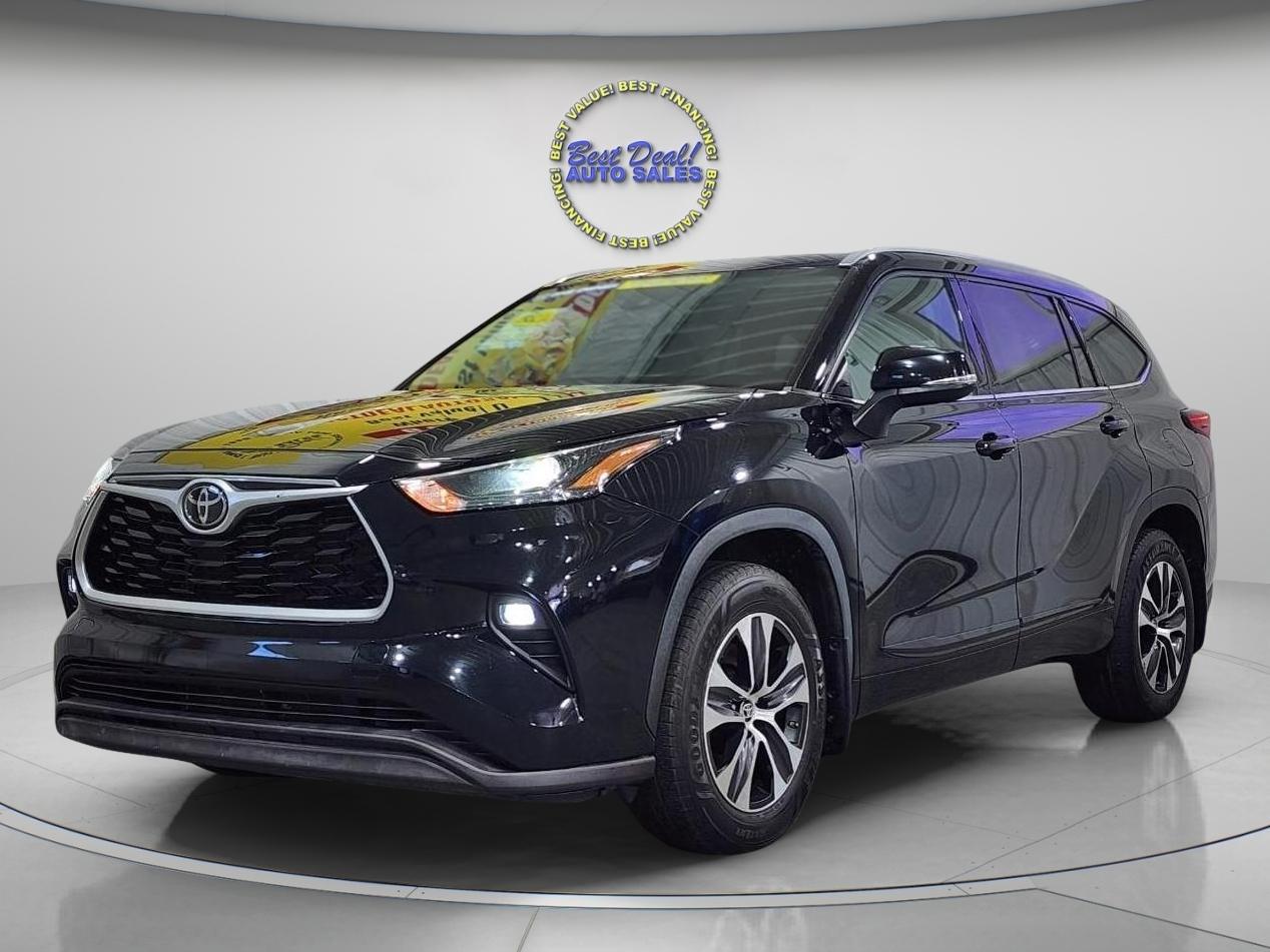 2022 Toyota Highlander XLE AWD 4dr SUV