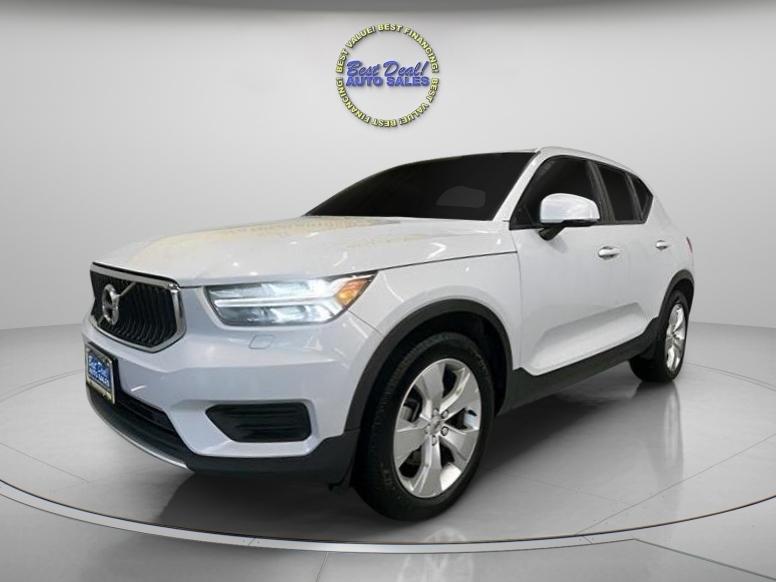 2022 Volvo XC40 T5 Momentum AWD
