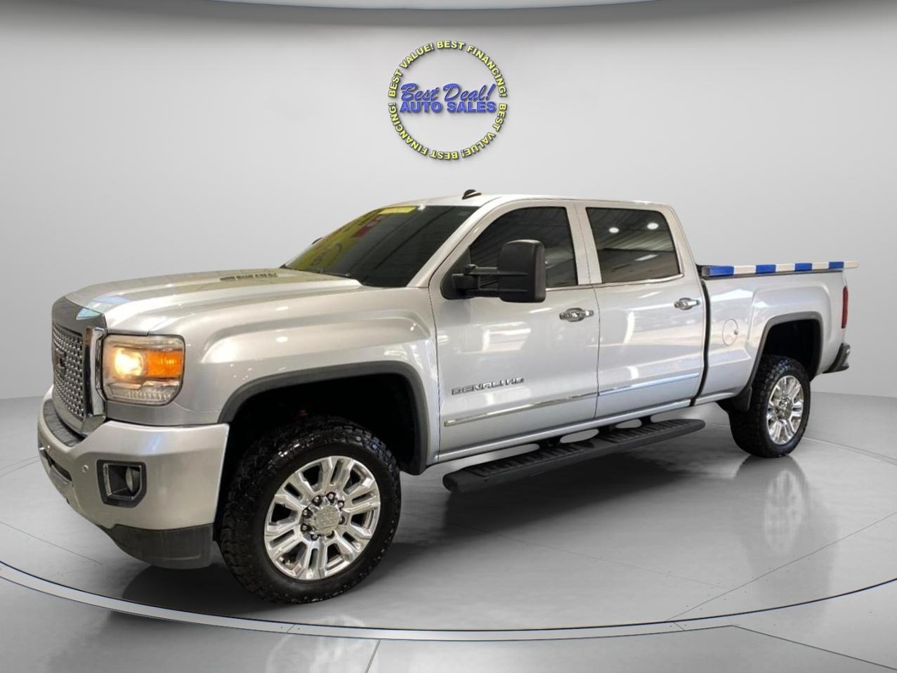 2015 GMC Sierra 2500HD Denali Crew Cab 6.5 FT Bed 4WD