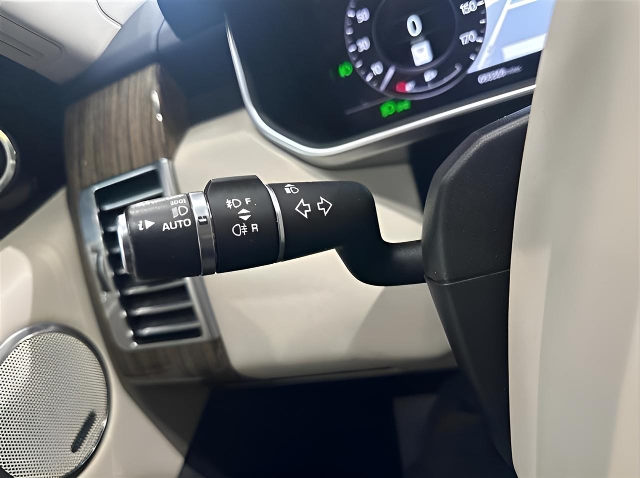 Land Rover Range Rover Supercharged LWB 2019