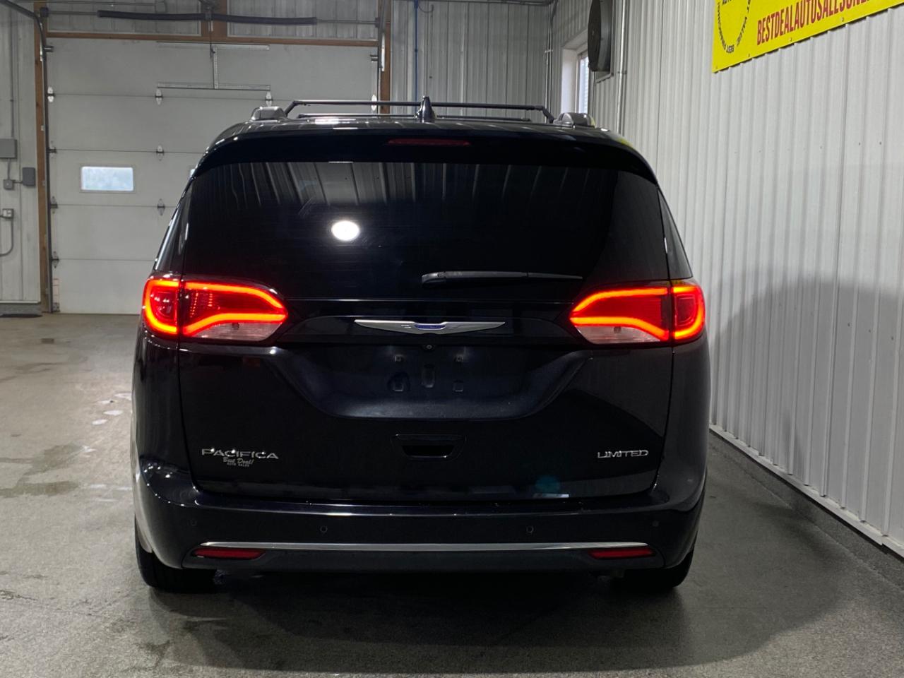 Chrysler Pacifica Limited 2018