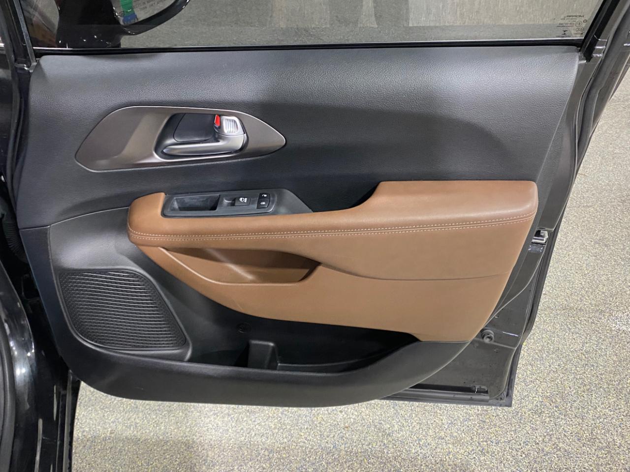 Chrysler Pacifica Limited 2018