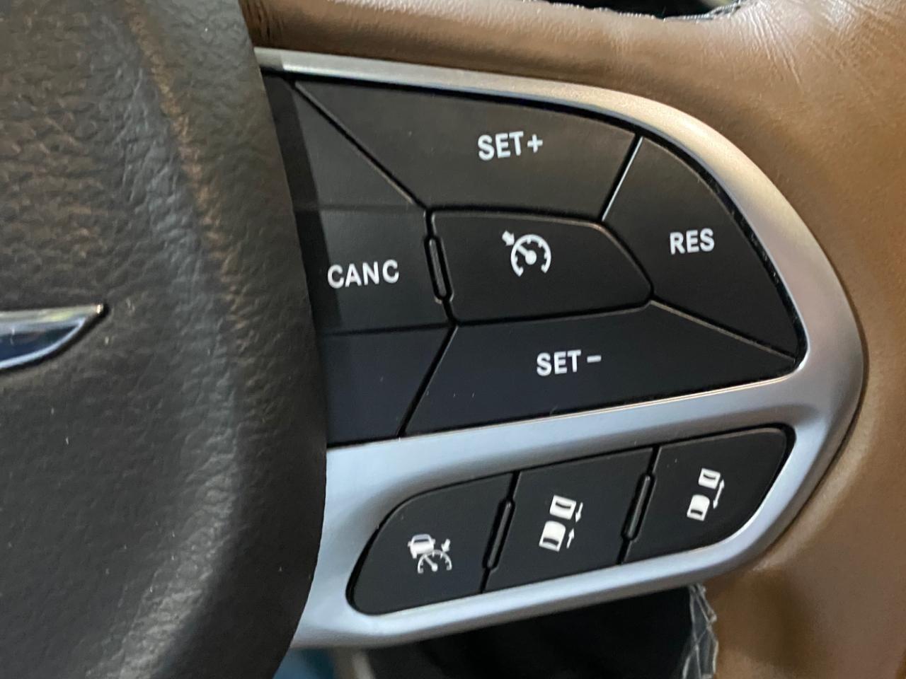 Chrysler Pacifica Limited 2018