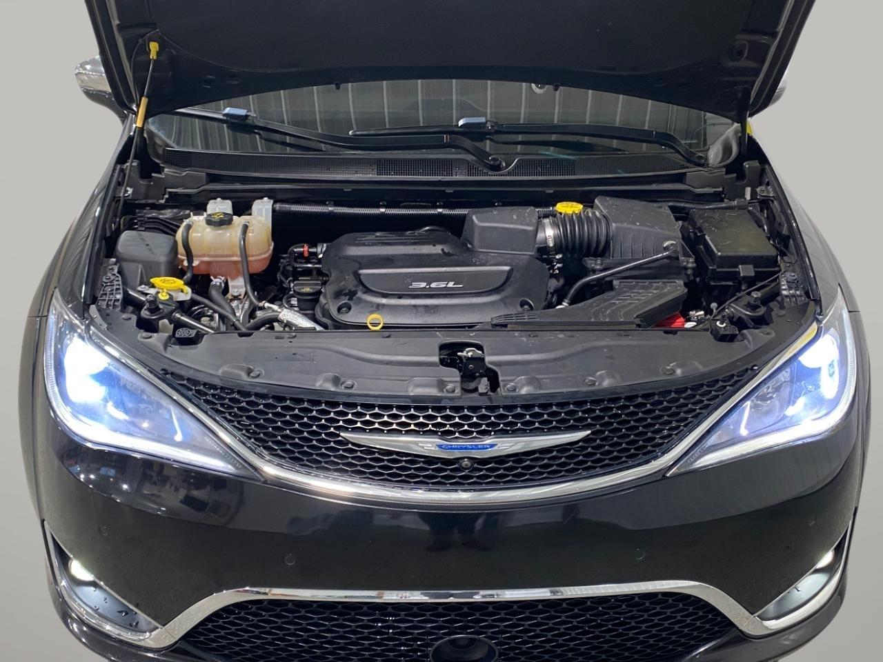 Chrysler Pacifica Limited 2018