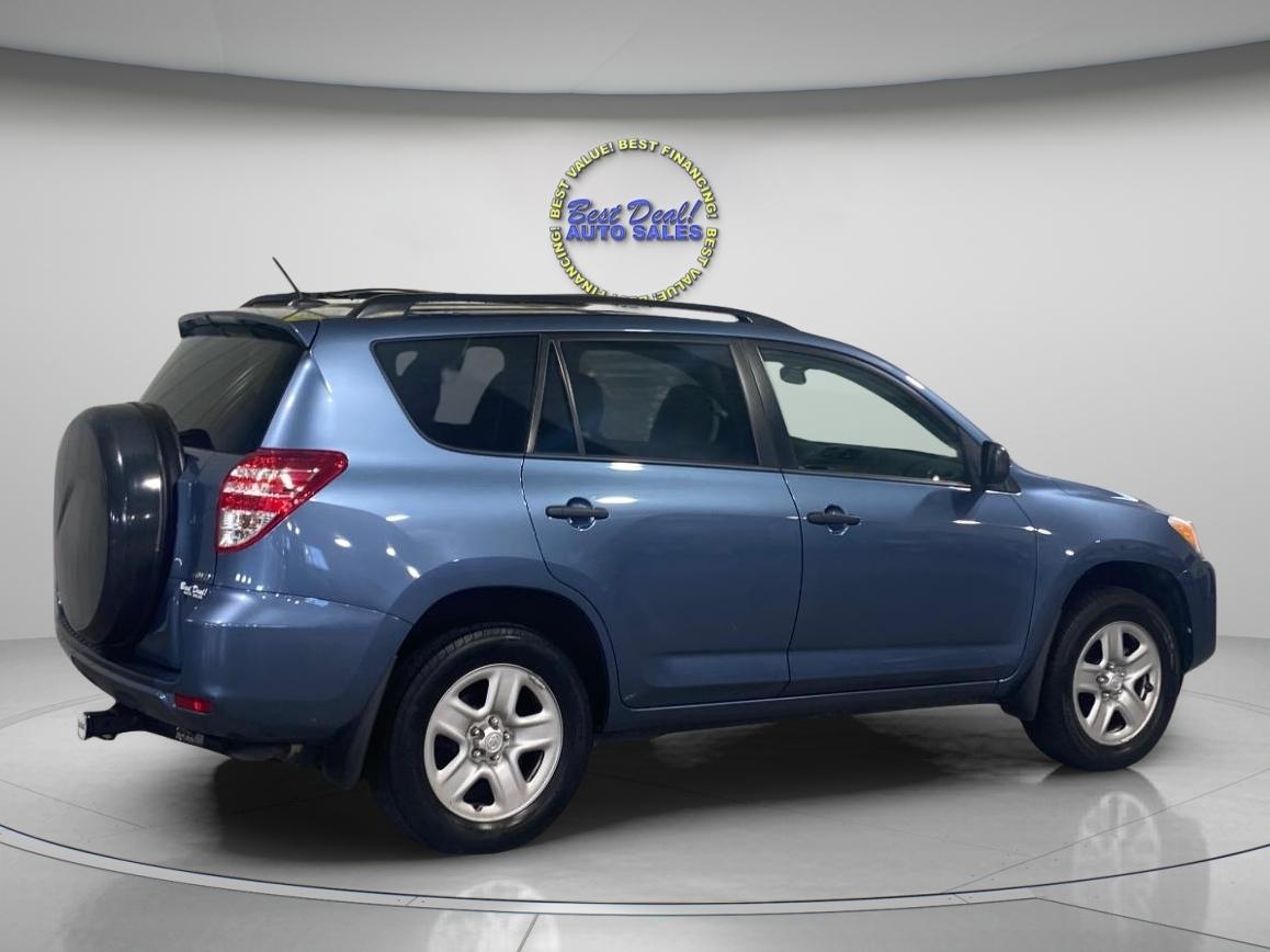 Toyota RAV4 Base I4 4WD 2012