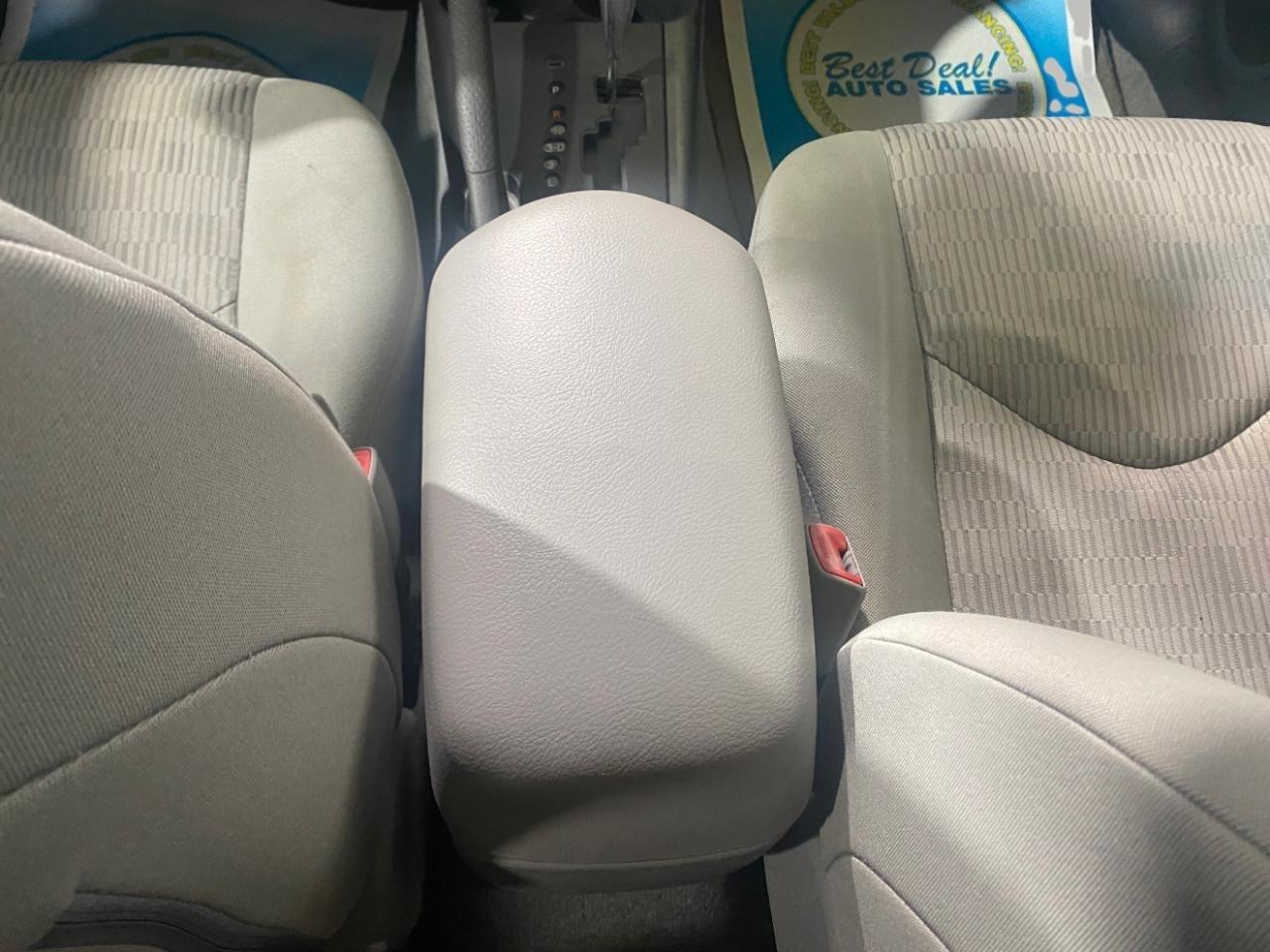 Toyota RAV4 Base I4 4WD 2012
