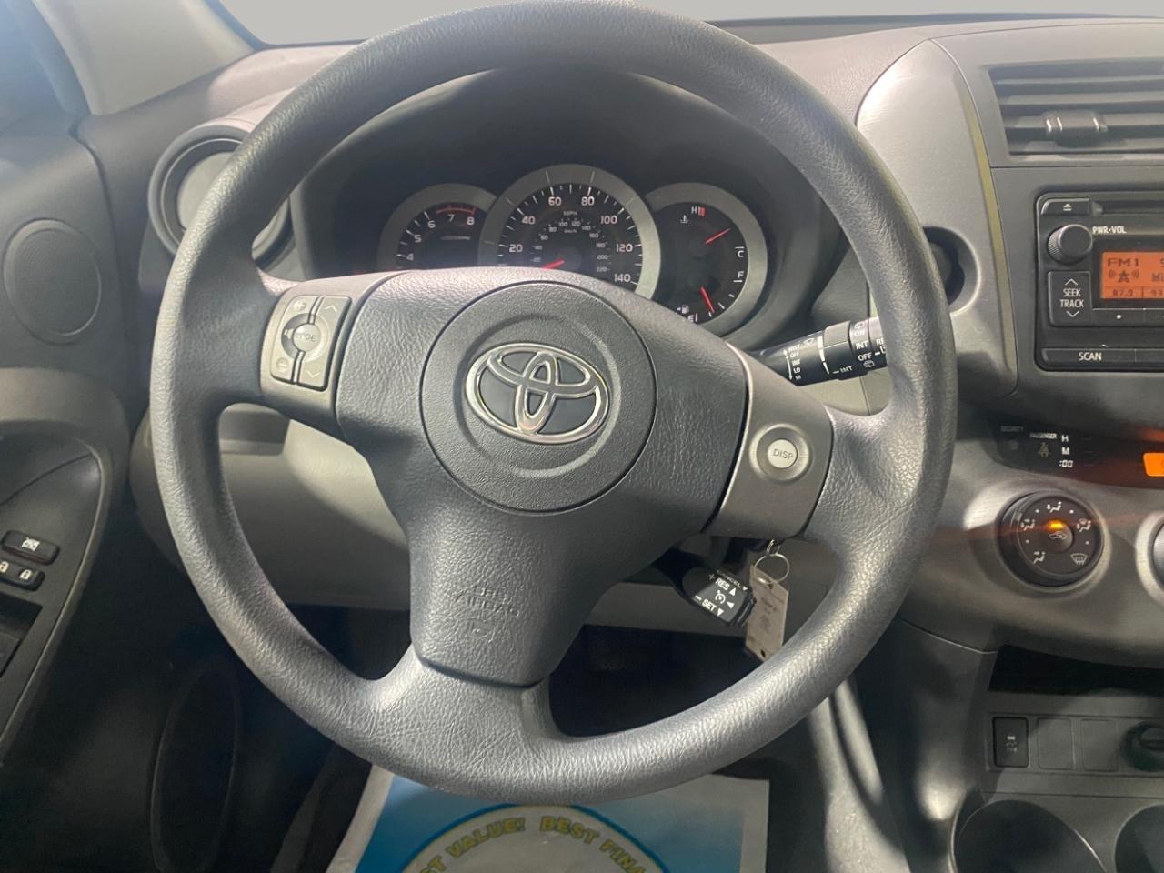 Toyota RAV4 Base I4 4WD 2012