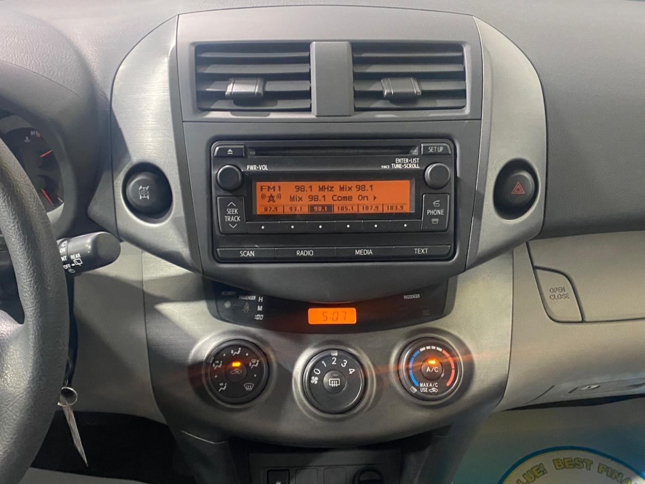 Toyota RAV4 Base I4 4WD 2012