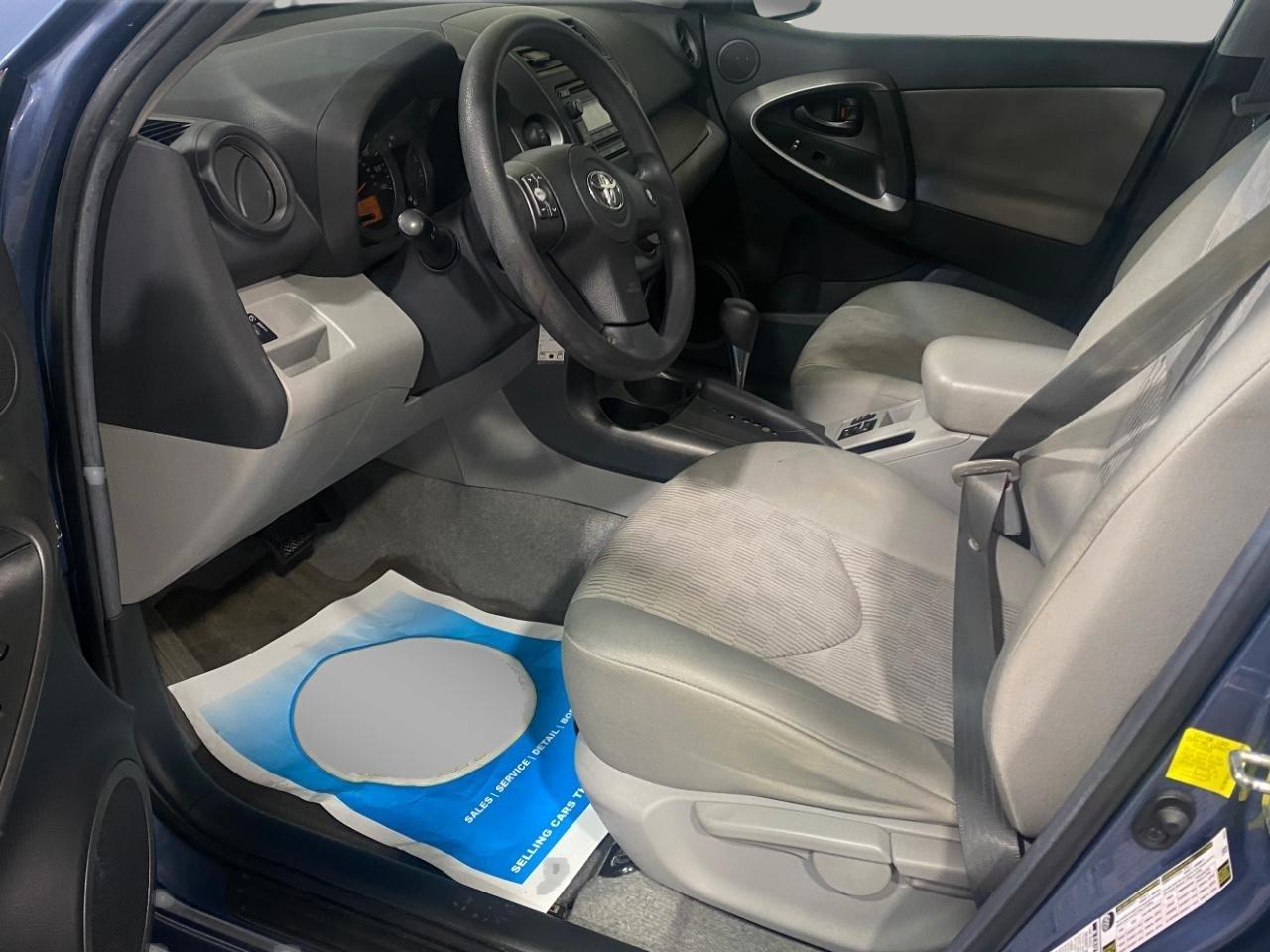 Toyota RAV4 Base I4 4WD 2012
