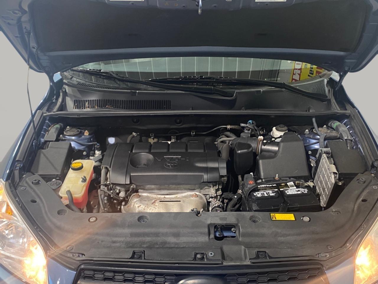 Toyota RAV4 Base I4 4WD 2012