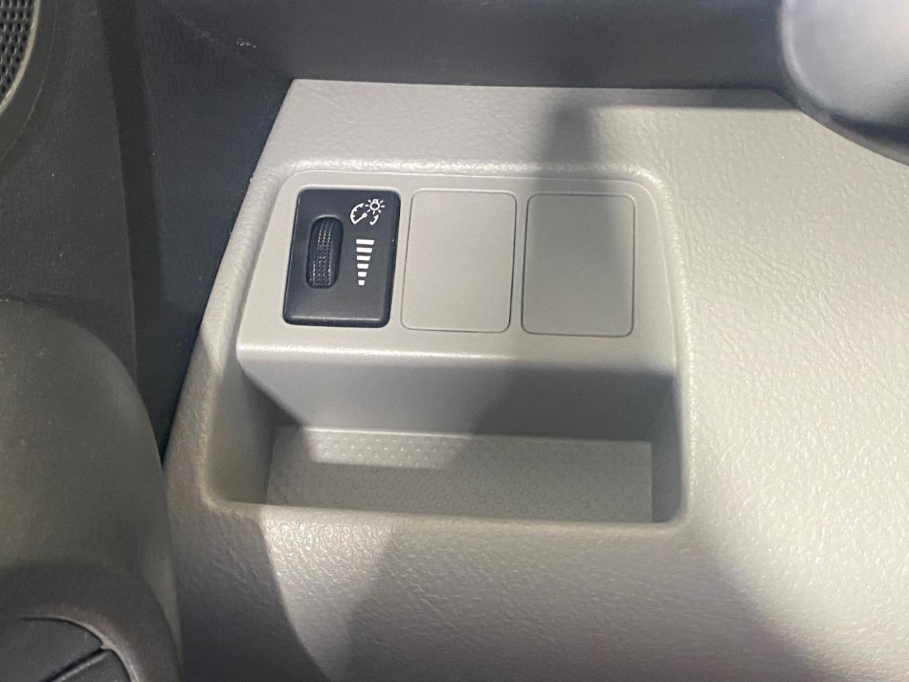 Toyota RAV4 Base I4 4WD 2012