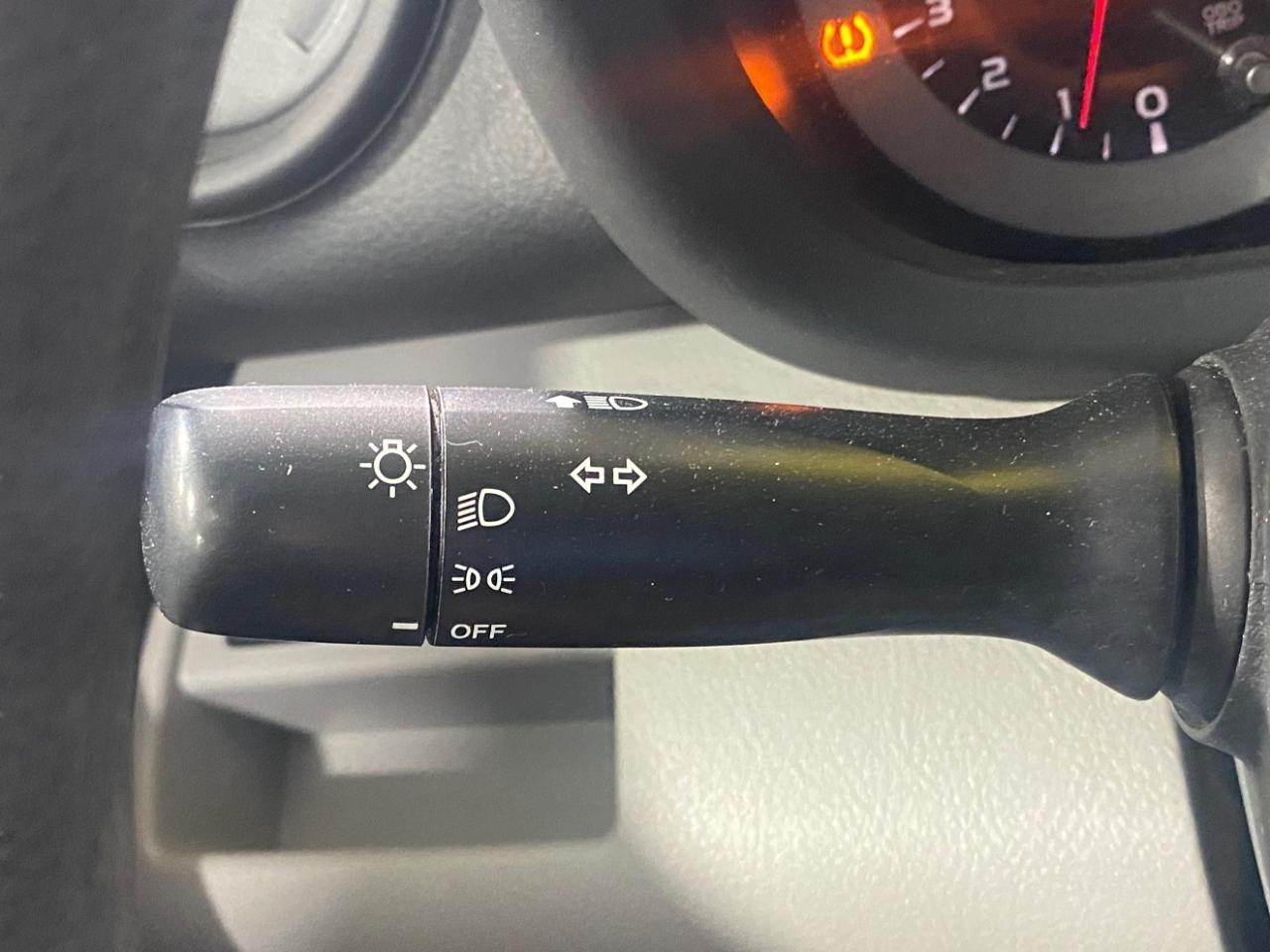 Toyota RAV4 Base I4 4WD 2012