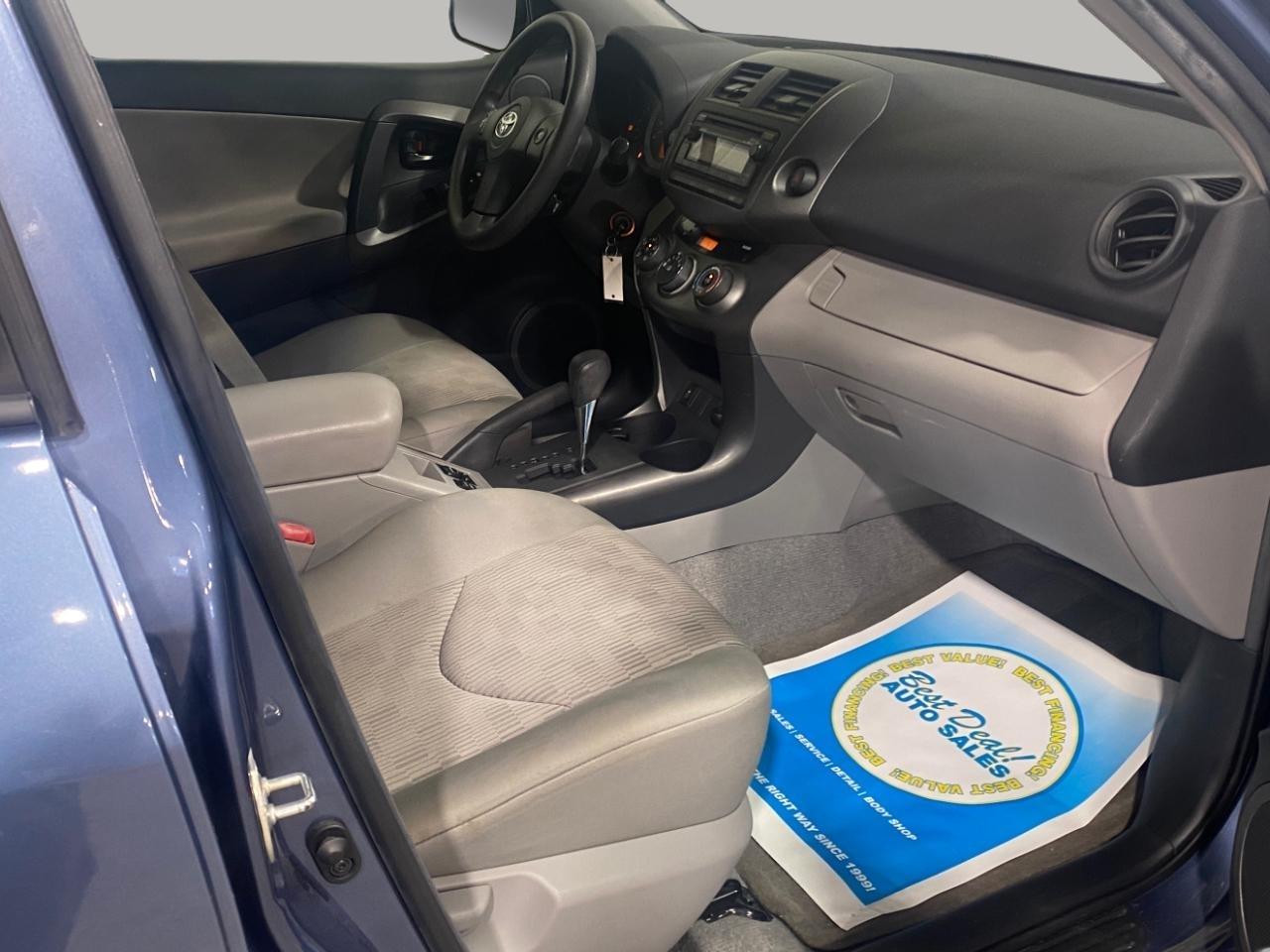 Toyota RAV4 Base I4 4WD 2012