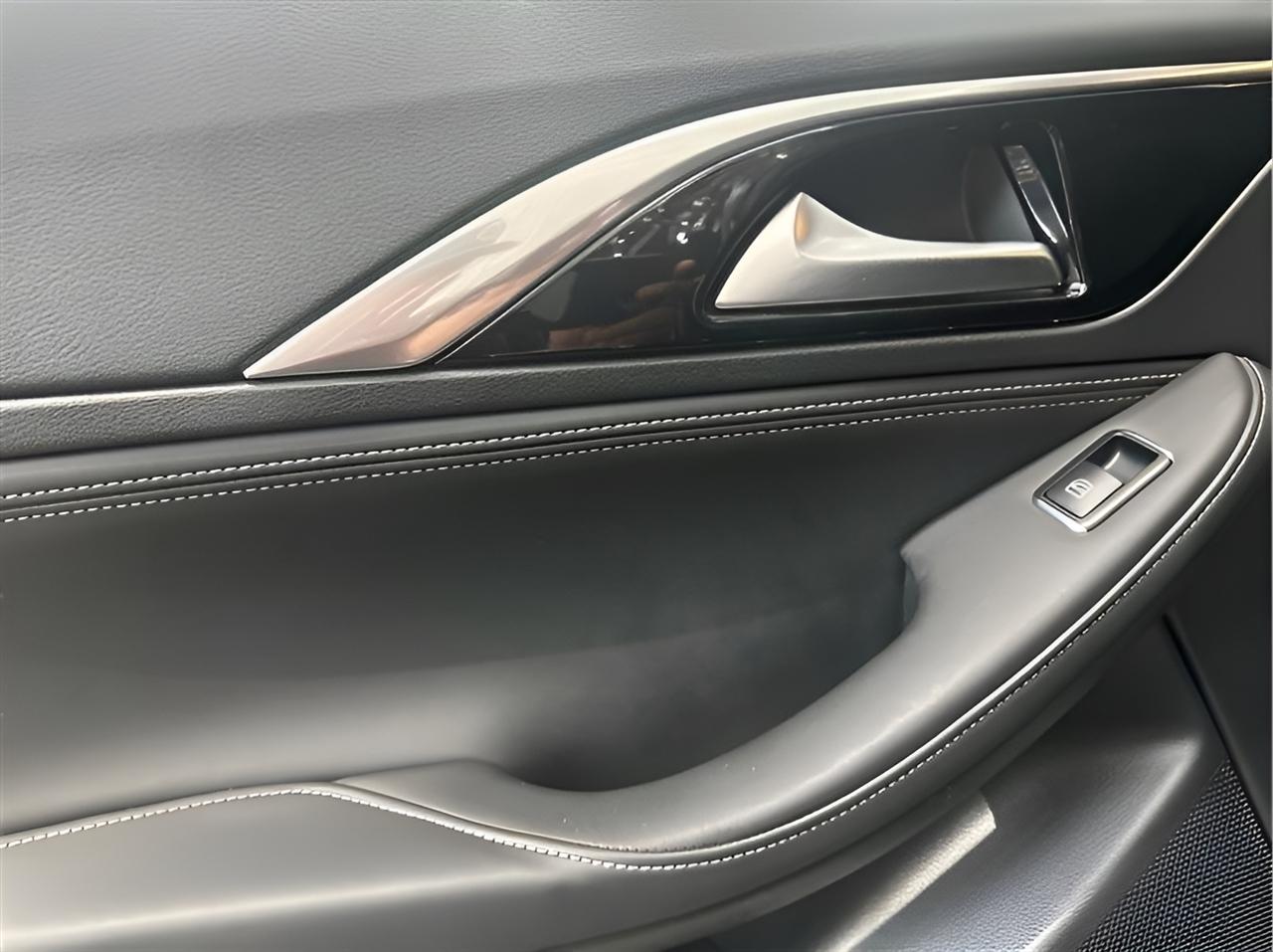Infiniti QX30 Premium FWD 2018