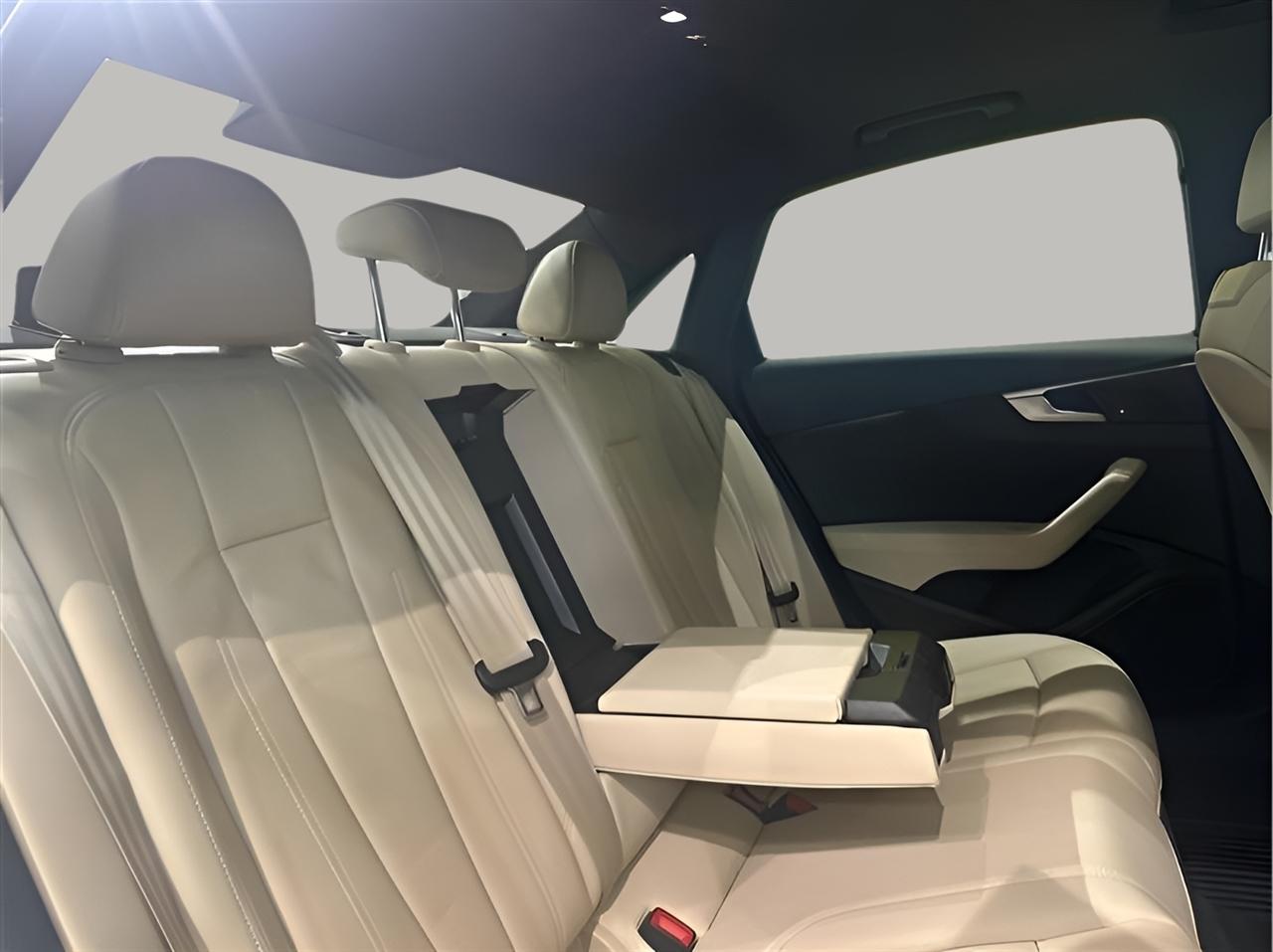 Audi A4 2.0T Premium Plus quattro Sedan 2017