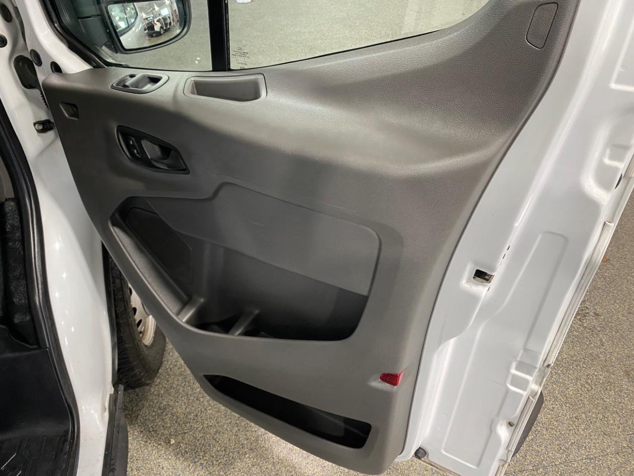 Ford Transit 250 Van High Roof w/Sliding Pass. 148-in. WB 2022