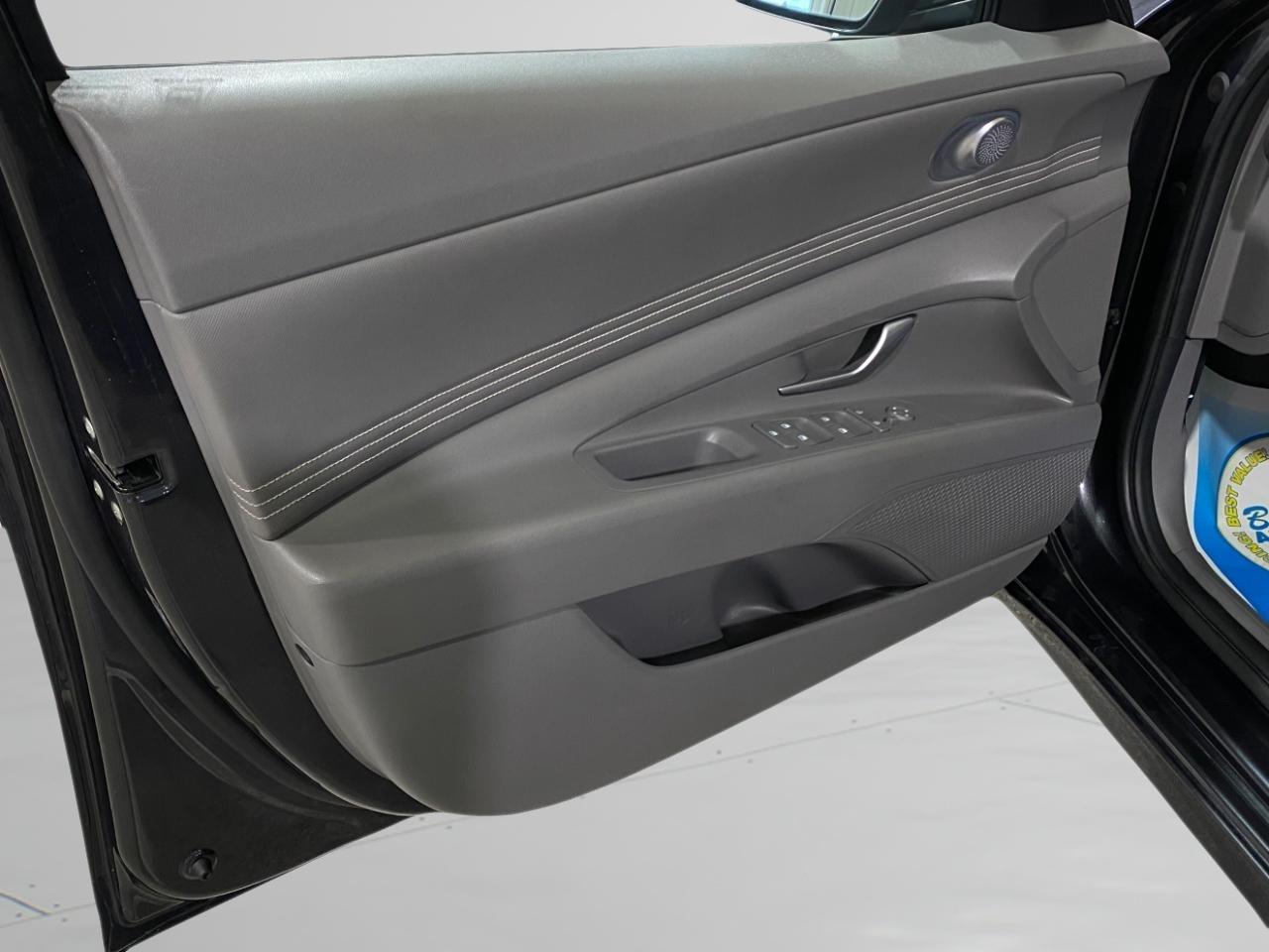 Hyundai Elantra SEL 2022