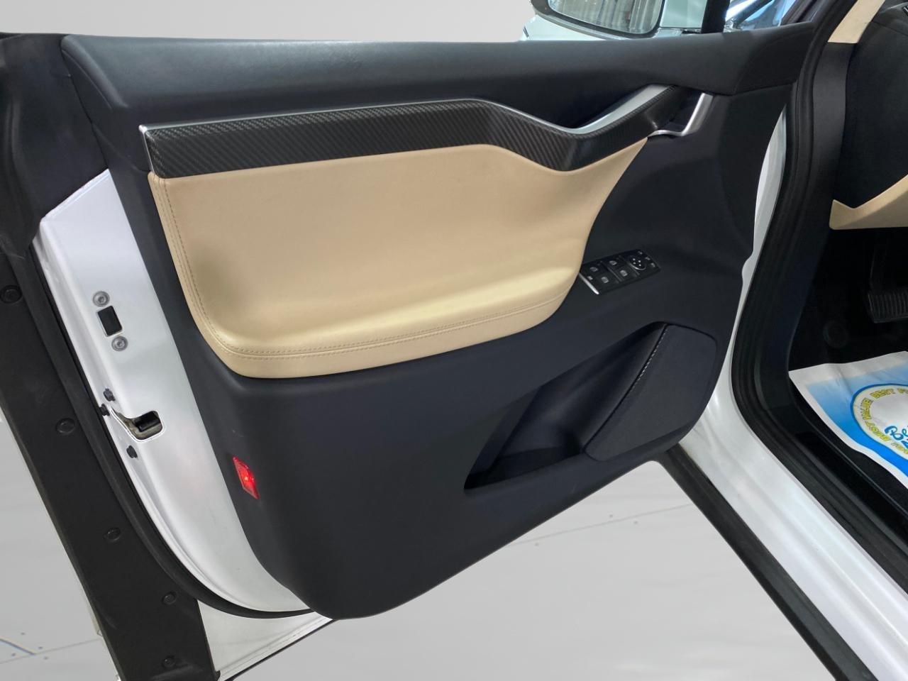 Tesla Model X 75D 2017