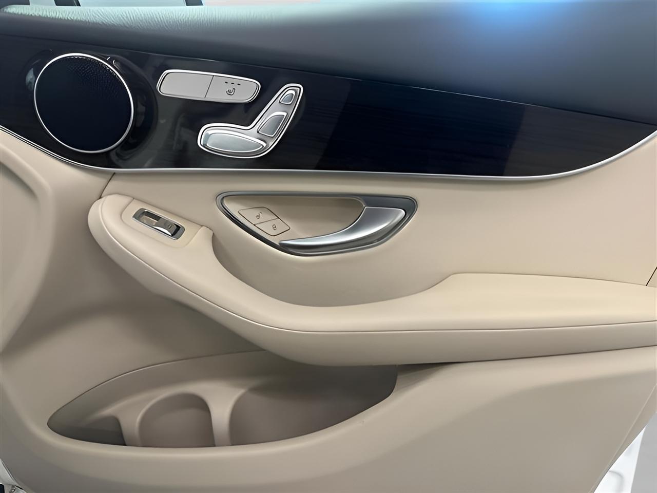 Mercedes-Benz GLC-Class GLC300 4MATIC 2017