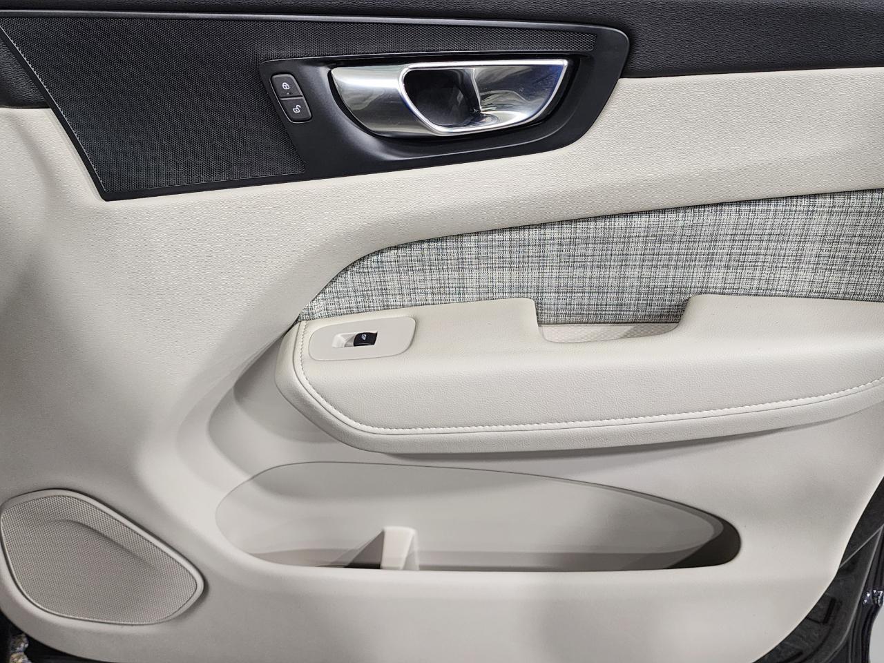 Volvo XC60  2022